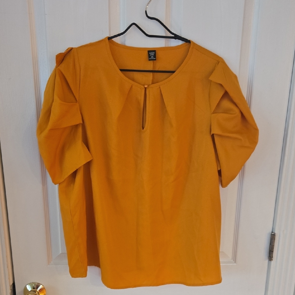 SHEIN Mustard Short Sleeve Blouse with Keyhole Detail